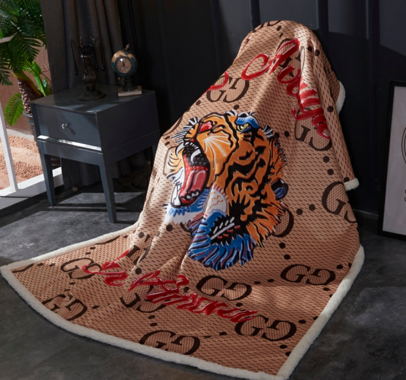 Gucciのその他は価格・収納・合わせ方でどう見るか