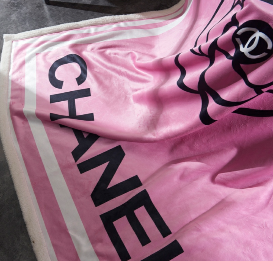 シャネル　CHANEL　敷き毛布　掛けもうふ　布団の中掛け　暖かい　厚手　掛け毛布　ブランケット　カメリア模様　ピンク - 画像 3