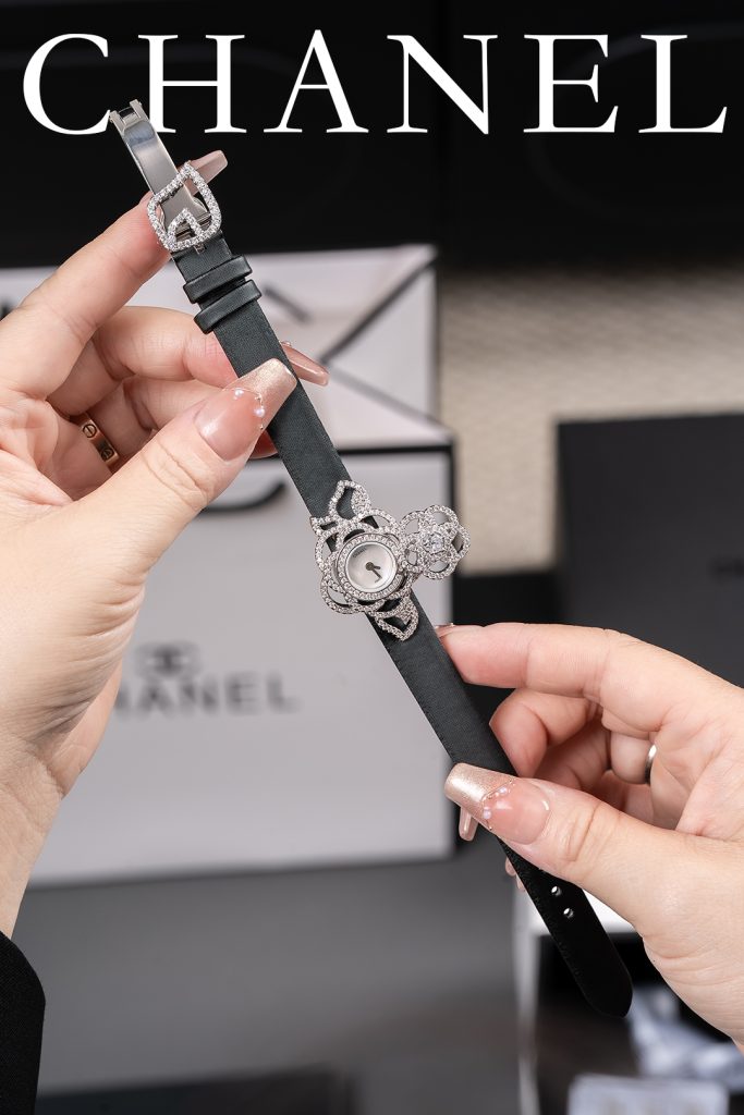 Chanel シャネル✨CHANEL 限定ジュエリー時計✨天然貝殻文字盤♡スイス製クオーツ✧職人手作り【ブランド直送】 - 画像 3