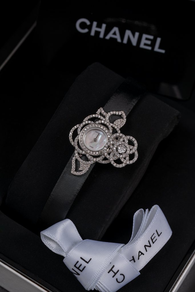 Chanel シャネル✨CHANEL 限定ジュエリー時計✨天然貝殻文字盤♡スイス製クオーツ✧職人手作り【ブランド直送】 - 画像 7