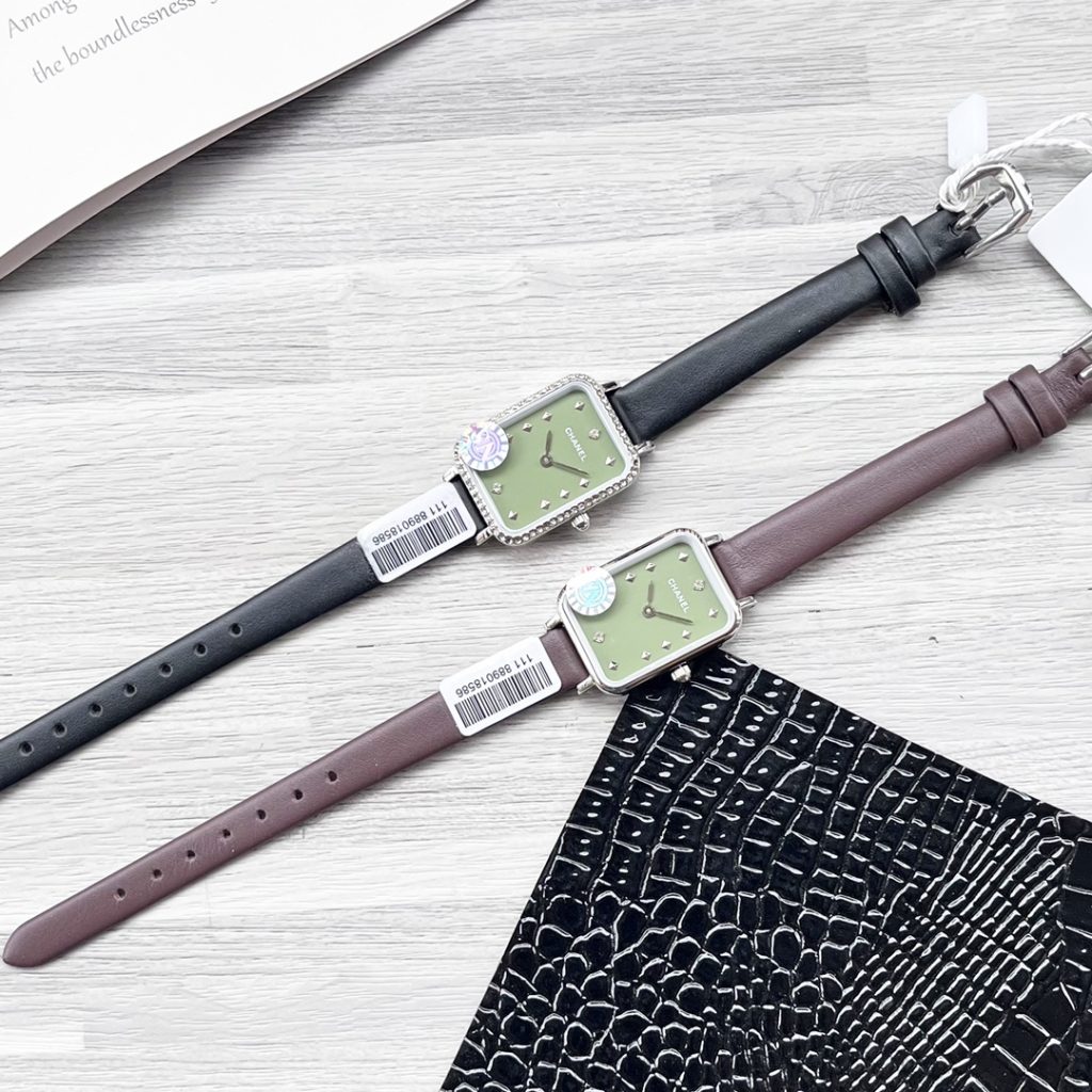 Chanel シャネル✨CHANEL風 レディース腕時計✨ 日本製クオーツ✨ 本革ベルト&メタルブレスレット 2WAY✨ 20×26mm 最新カラー👜 贈り物にも🎁 - 画像 7