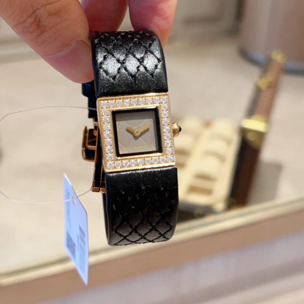 Chanel シャネル✨【ヴィンテージ】シャネル 菱目打ち スクエア ウォッチ✨ 高級レザー プレゼントに🎁 上品で大人可愛い💕 - 画像 2