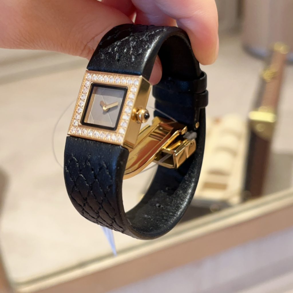Chanel シャネル✨【ヴィンテージ】シャネル 菱目打ち スクエア ウォッチ✨ 高級レザー プレゼントに🎁 上品で大人可愛い💕 - 画像 5