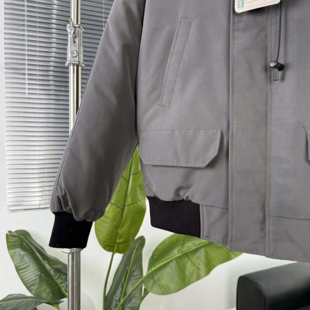 CANADA GOOSE（カナダグース）【超目玉】カナダグース ダウンブレンド ロングコート レディース✨ 防寒 高級 アウター🧥 プレゼント🎁 ギフトに最適💝 - 画像 4