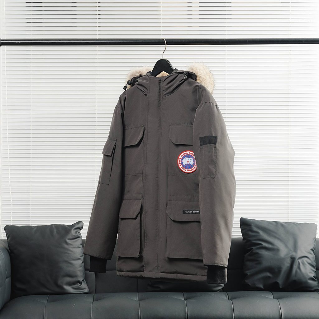 CANADA GOOSE（カナダグース）【超目玉】カナダグース ダウンブラックレディース ロングコート 防寒 アウター🧥✨ 限定セール🛍️ - 画像 2