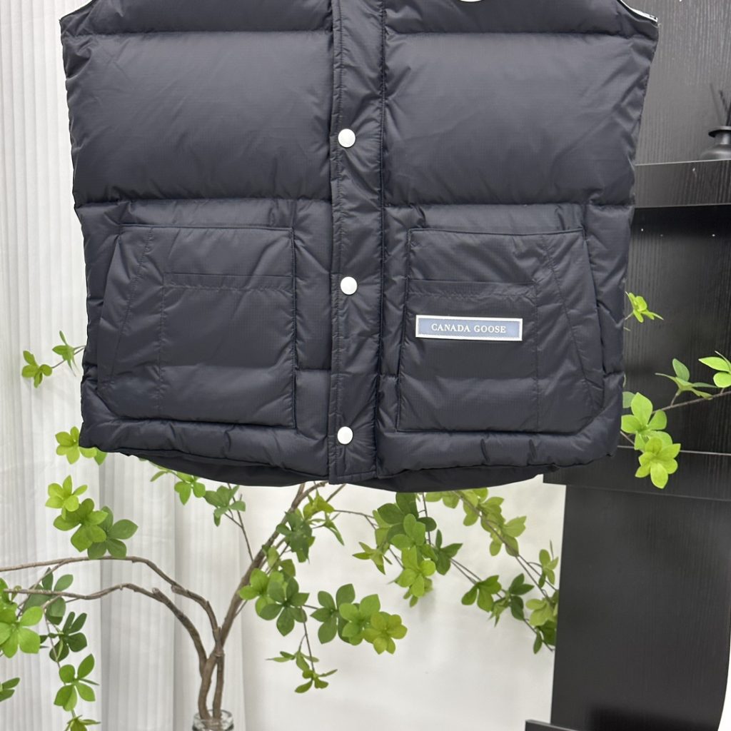 CANADA GOOSE（カナダグース）🛍️✨【】カナダグース ダウンベスト レディース 人気モデル 防寒 軽量 プレゼントに最適🎁🧥 - 画像 3