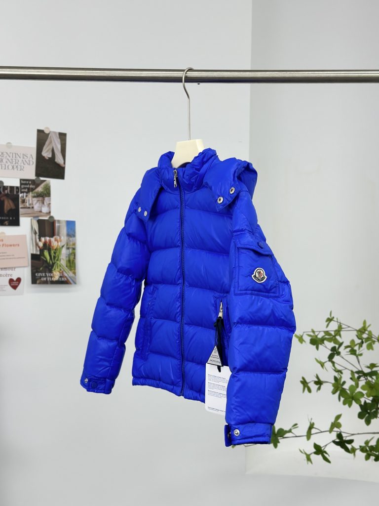 Moncler モンクレールCANADA GOOSE(カナダグース)Moncler モンクレール【新作】モンクレール ダウンジャケット レディース✨ 秋冬必須アイテム🕊️ 高級素材☁️ 保温性抜群🔥 - 画像 3