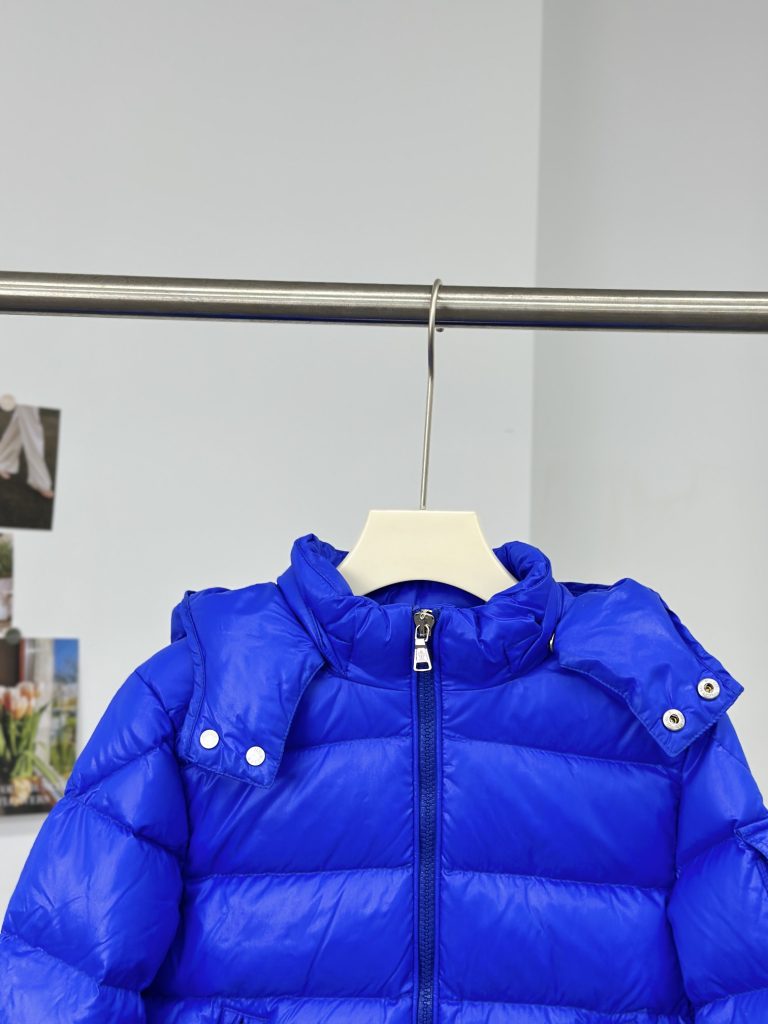 Moncler モンクレールCANADA GOOSE(カナダグース)Moncler モンクレール【新作】モンクレール ダウンジャケット レディース✨ 秋冬必須アイテム🕊️ 高級素材☁️ 保温性抜群🔥 - 画像 4
