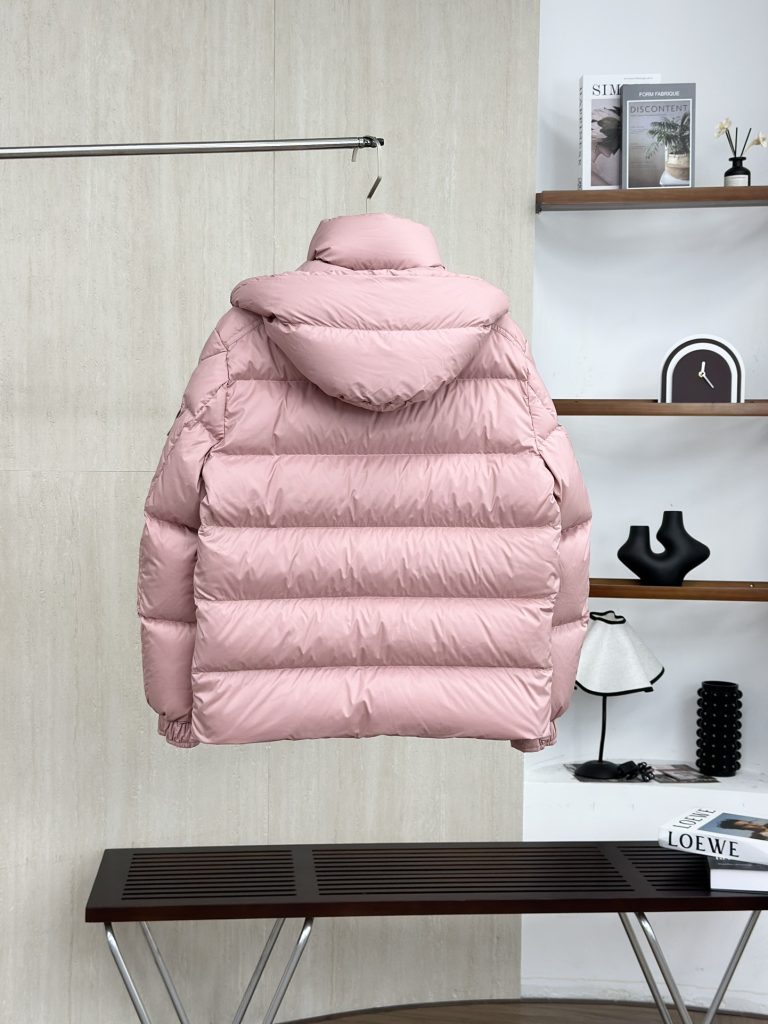 Moncler モンクレール【新作】モンクレール ダウンジャケット レディース✨ 秋冬必須アイテム🕊️ 高級素材☁️ 暖かさ抜群⭐️ - 画像 4