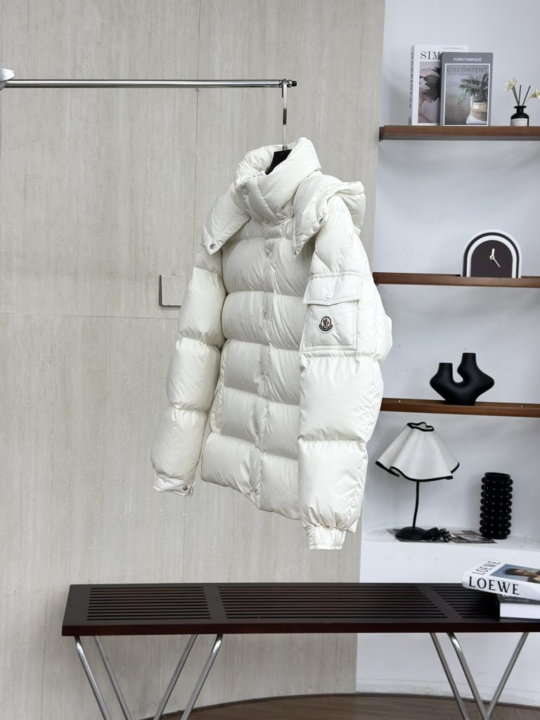 Moncler モンクレール【MONCLER】モンクレール ダウンジャケット 人気モデル✨ 秋冬必須🎯 高級素材🛒 保温性抜群🧥 - 画像 2