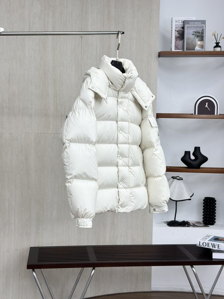 Moncler モンクレール【MONCLER】モンクレール ダウンジャケット 人気モデル✨ 秋冬必須🎯 高級素材🛒 保温性抜群🧥 - 画像 3