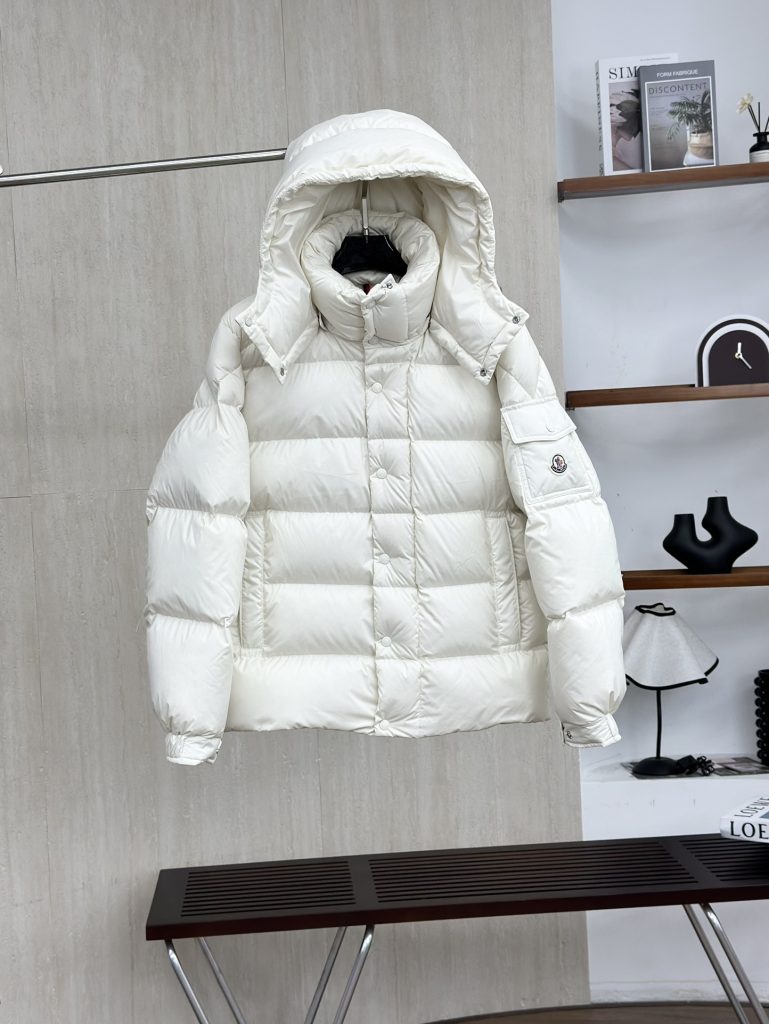 Moncler モンクレール【MONCLER】モンクレール ダウンジャケット 人気モデル✨ 秋冬必須🎯 高級素材🛒 保温性抜群🧥 - 画像 5