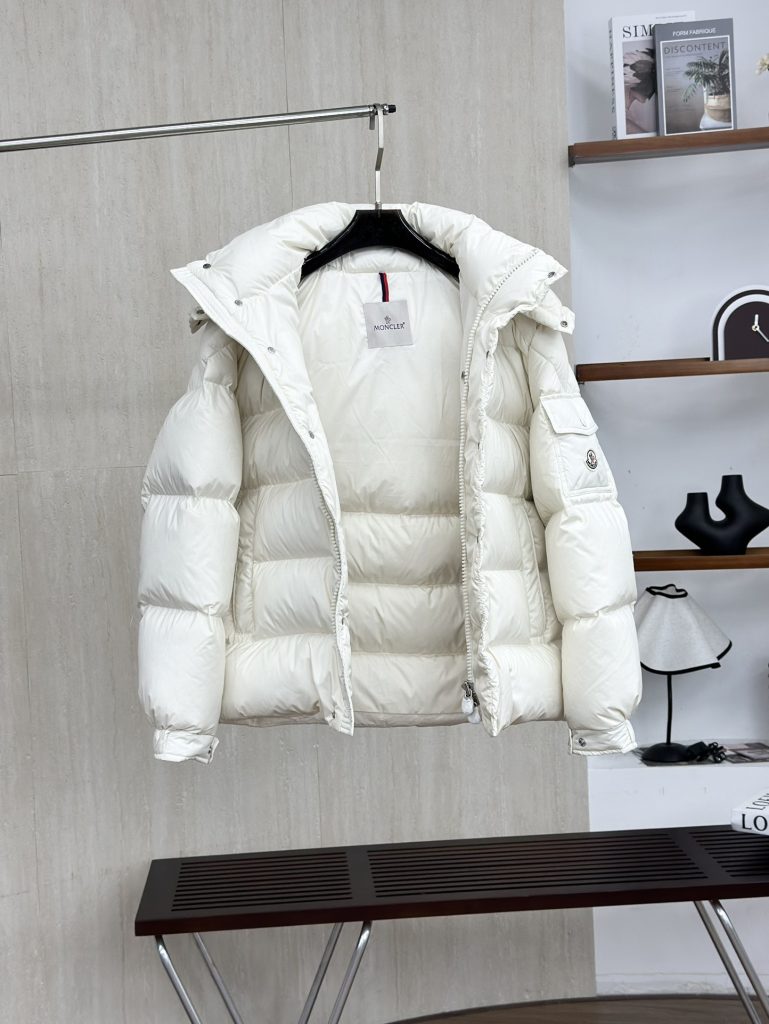 Moncler モンクレール【MONCLER】モンクレール ダウンジャケット 人気モデル✨ 秋冬必須🎯 高級素材🛒 保温性抜群🧥 - 画像 6