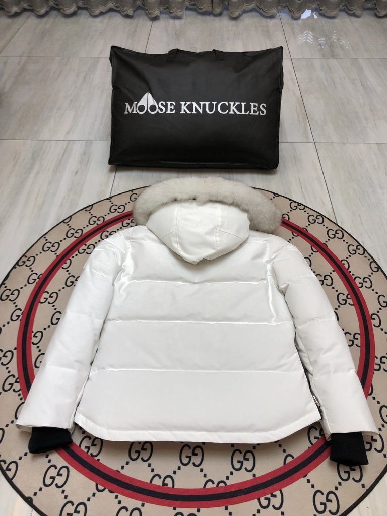 Moncler モンクレール【2023新作】モンクレール ダウンジャケット レディース✨ 軽量&高保温🥊 秋冬必須アイテム👜 大人気モデル💫 - 画像 3