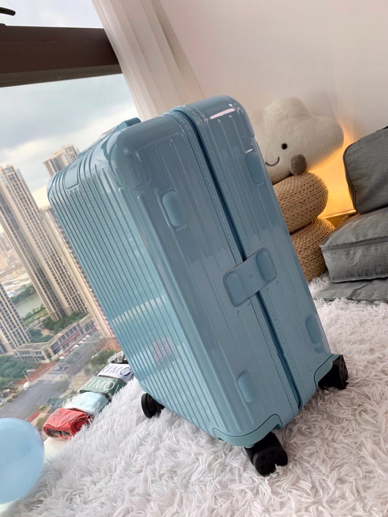【リモワ】Essential キャリーケース 超軽量PC素材 グレイシャーブルー 易烊千璽同款 上品な旅行バッグ - 画像 4