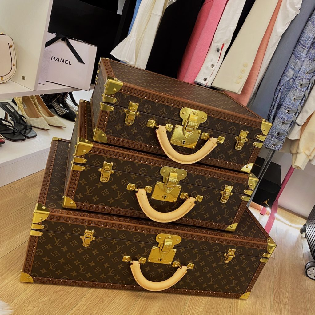 【ルイヴィトン】ハードトランク 小物収納ボックス モノグラム柄 上質なレザー仕様 高級感のある逸品 - 画像 3