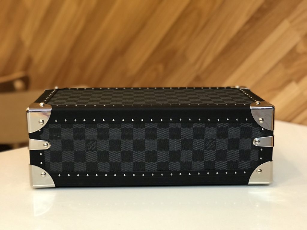 【ルイヴィトン】8連腕時計トランク モノグラム帆布 手作り仕様 貴重品収納付き 上質な逸品 - 画像 3