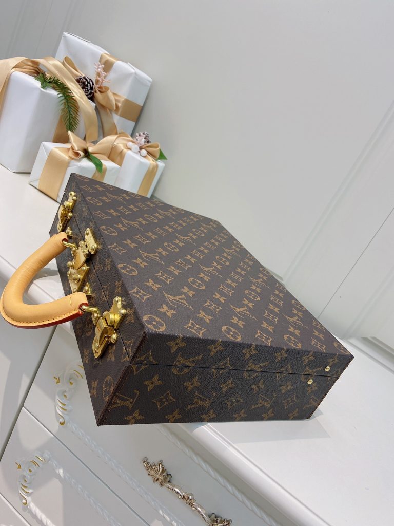 【ルイヴィトン】ジュエリーボックス トランク型 樹膏皮ハンドル 鎏金金具 二段収納 上質な仕上げ ギフトに最適 - 画像 2