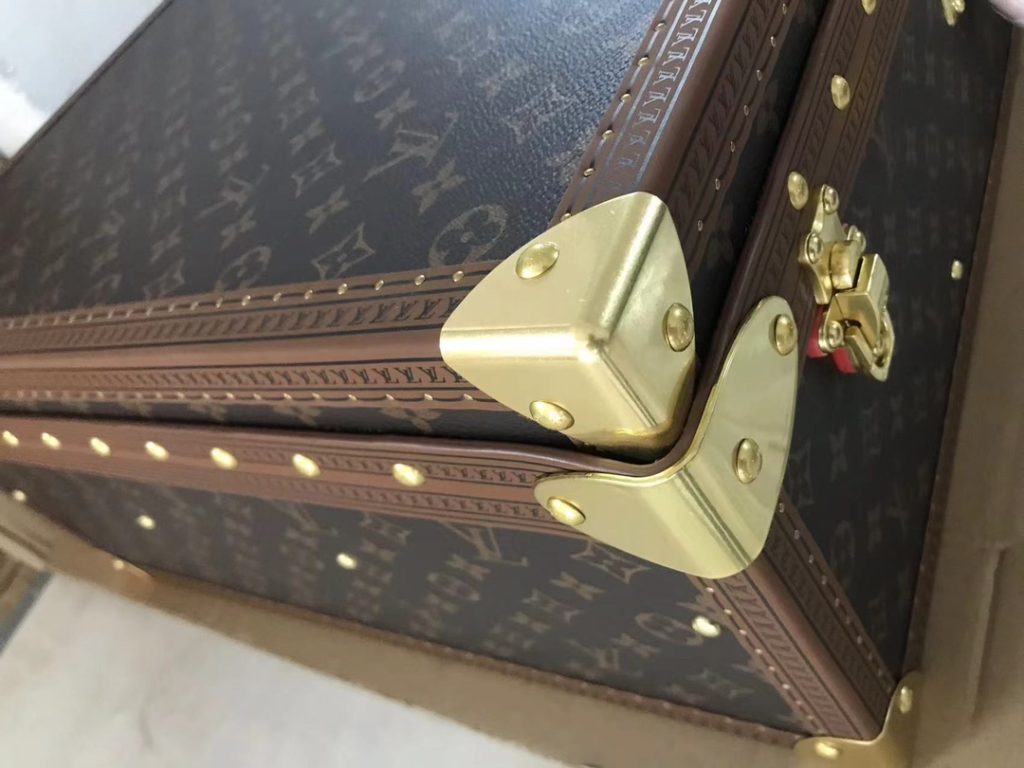 【ルイヴィトン】トランク型小物収納ボックス トレイ付き クラシックな花柄とベージュ 上品な雰囲気の高級インテリア - 画像 5