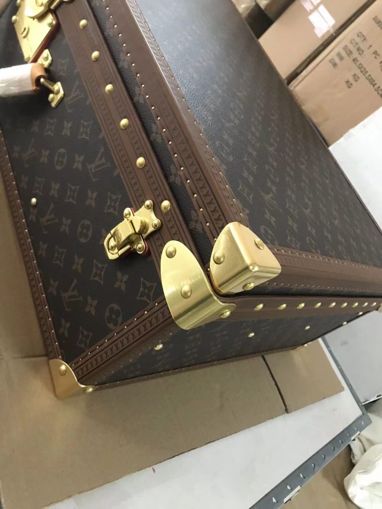 【ルイヴィトン】トランク型小物収納ボックス トレイ付き クラシックな花柄とベージュ 上品な雰囲気の高級インテリア - 画像 7