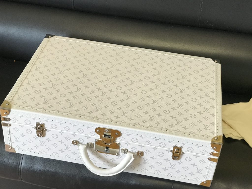 【ルイヴィトン】トランク型小物収納ボックス 白花モチーフ 上品な雰囲気 高級感のある逸品 - 画像 6