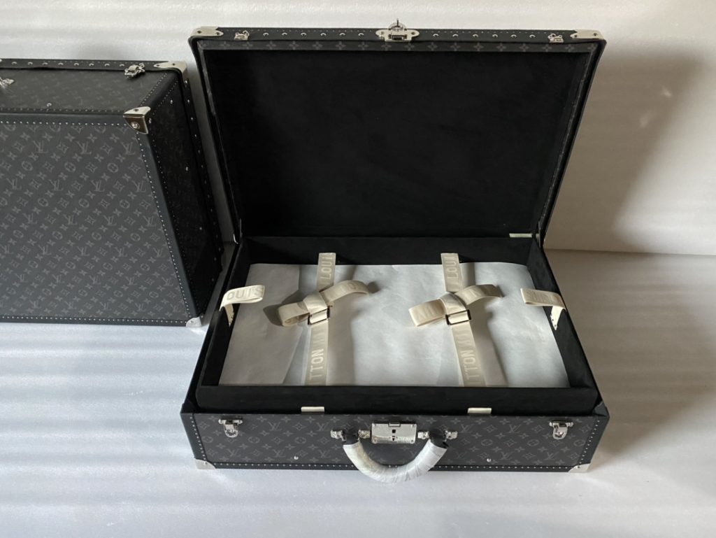 【ルイヴィトン】トランク型小物収納ボックス ブラックフローラル柄 高級感のある逸品 ギフトに最適 - 画像 8
