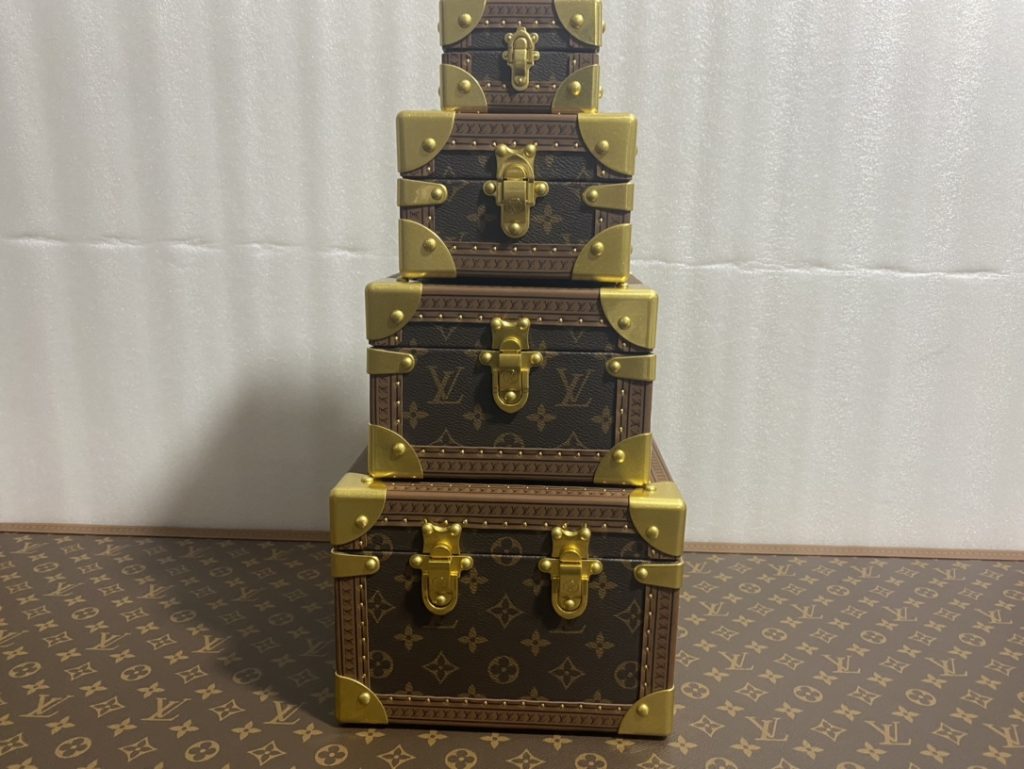 【ルイヴィトン】トランク型小物収納ボックス モノグラム柄 ヴィンテージ調 上質な革製 高級感のある逸品 - 画像 2