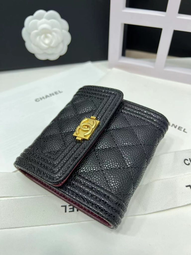 【シャネル】キャビアスキン 長財布 ココマーク金具 上品なブラックのレディースウォレット - 画像 2