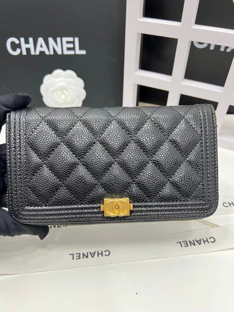 【シャネル】キャビアスキン ラウンドファスナー長財布 ココマーク金具 上品なブラックのレディースウォレット - 画像 3