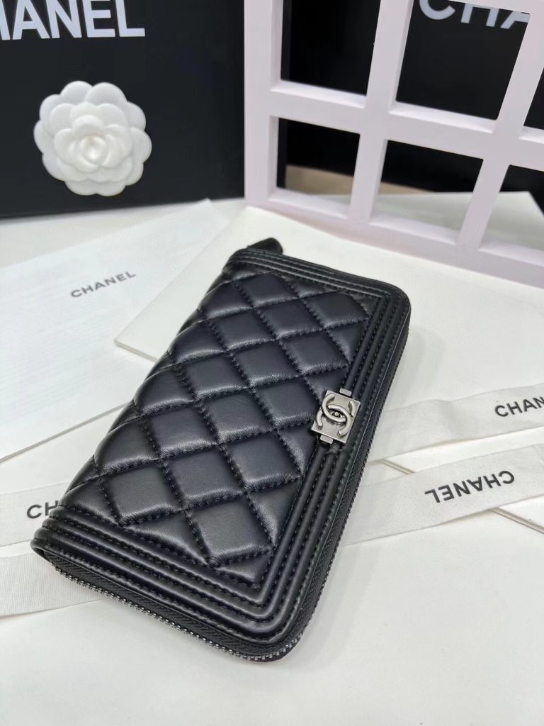 【シャネル】キャビアスキン 長財布 ココマーク金具 上品なブラック レディースウォレット - 画像 2