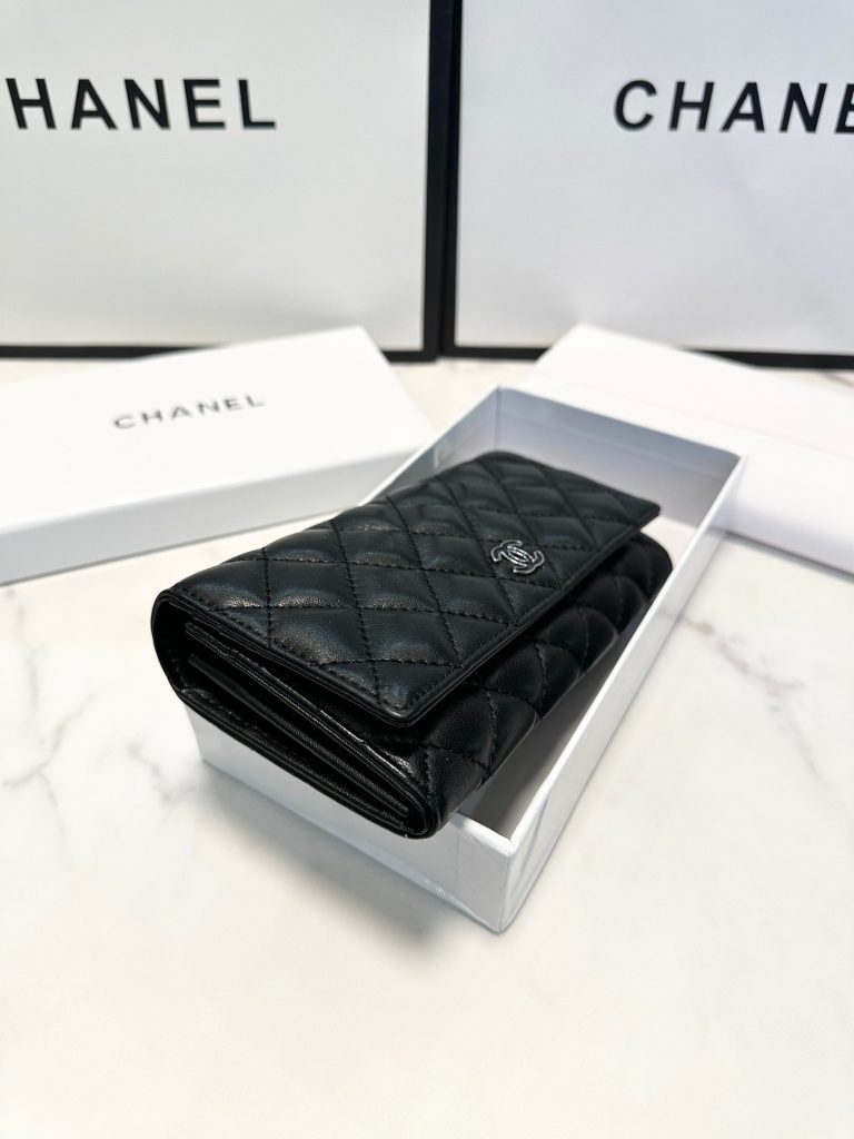 【シャネル】キャビアスキン ラウンドファスナー長財布 ココマーク金具 上品なブラックのレディースウォレット - 画像 2