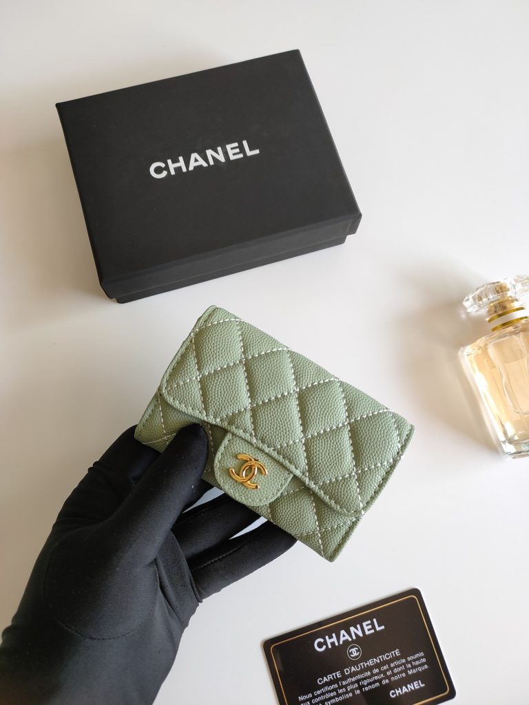 【シャネル】キャビアスキン 長財布 ココマーク金具 上品なブラックレザーのレディースウォレット - 画像 2