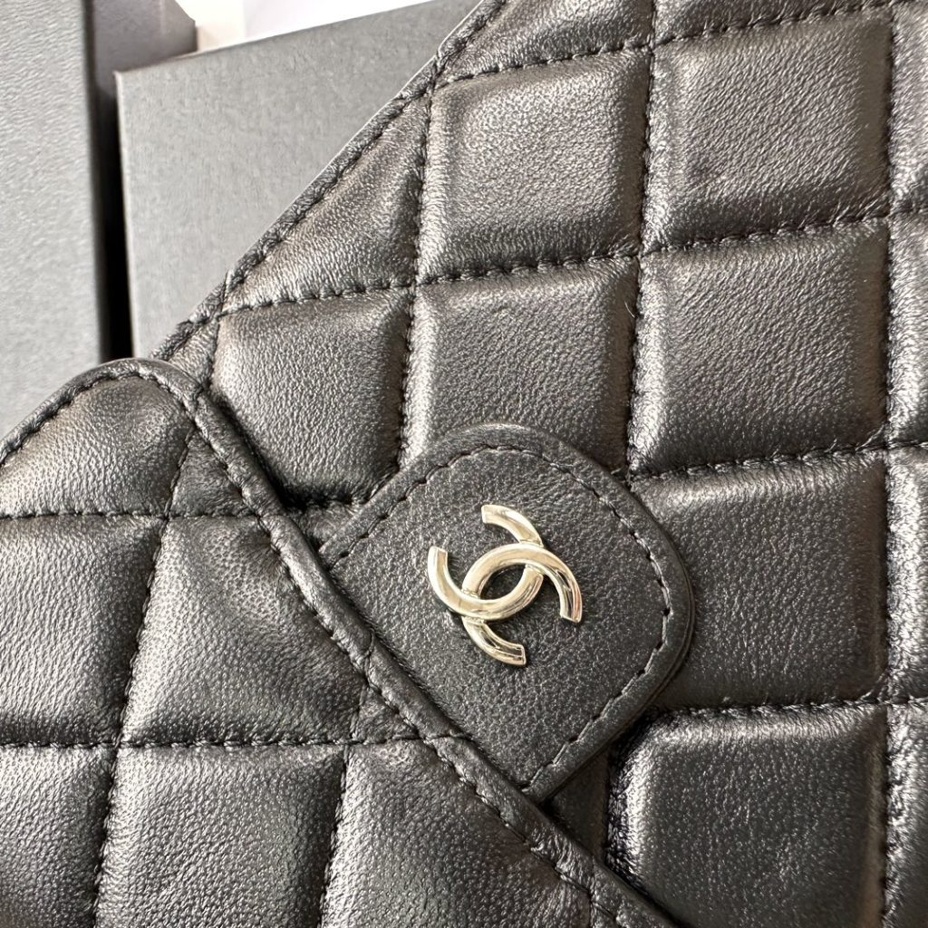 【シャネル】キャビアスキン 長財布 ココマーク金具 上品なブラックのレディースウォレット - 画像 5