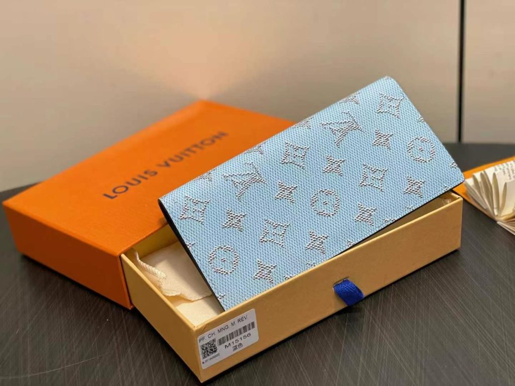 ルイヴィトン（LOUIS VUITTON） 長財布 モノグラム クラシックなデザイン 上質なレザー 上品で高級感のある逸品です - 画像 2