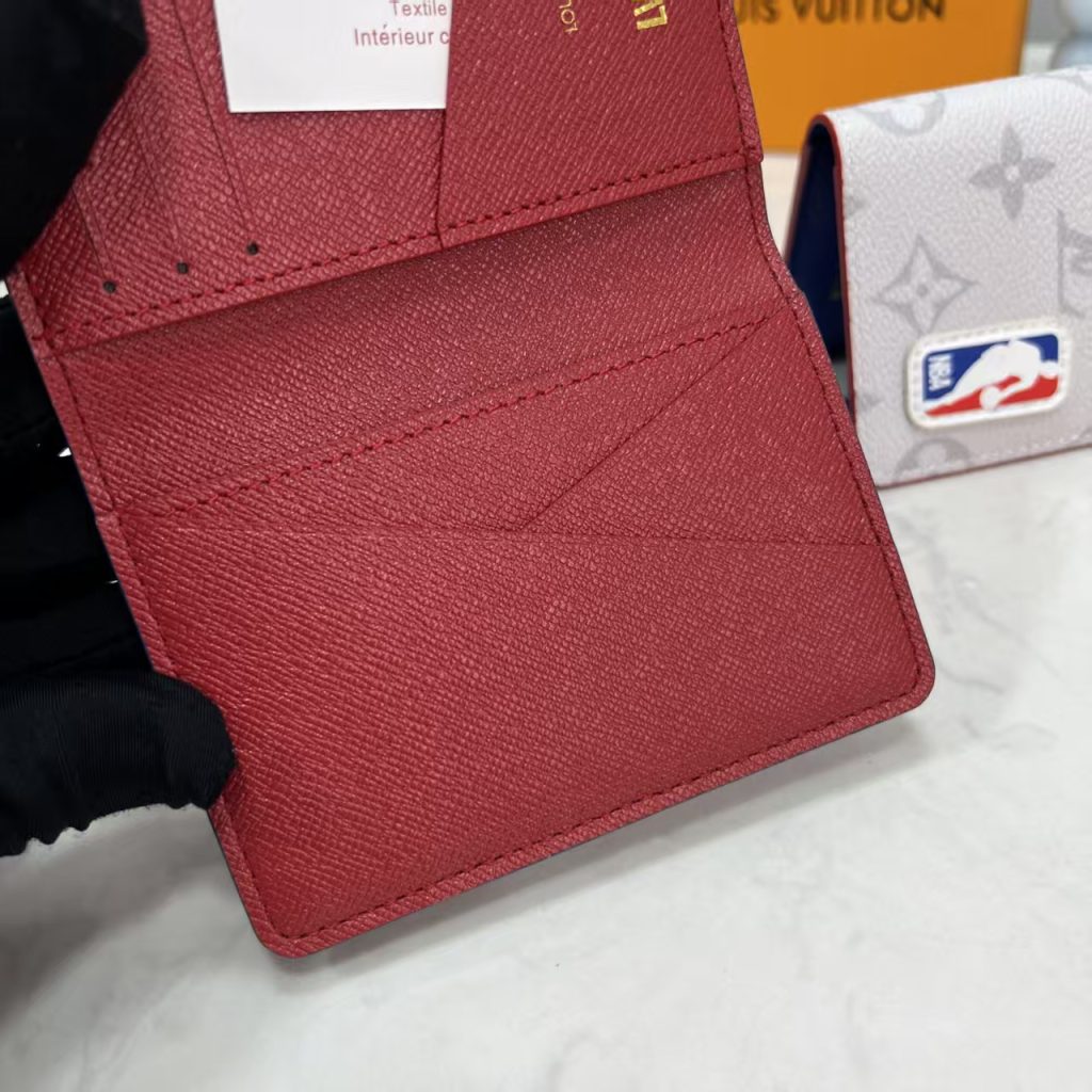 ルイヴィトン（LOUIS VUITTON） 長財布 モノグラム クラシックなデザイン 上品で高級感あふれる逸品です - 画像 6