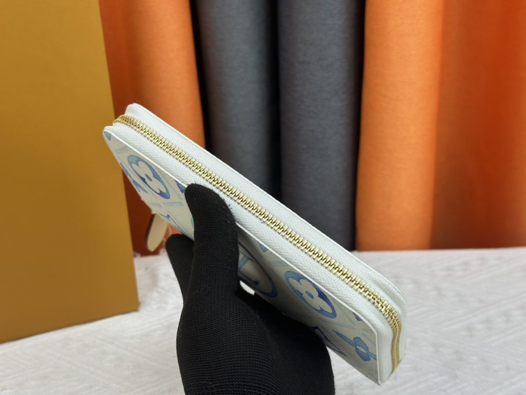 ルイ・ヴィトン モノグラムキャンバス 上品な長財布 レディースへのギフトに最適な定番モデル - 画像 4