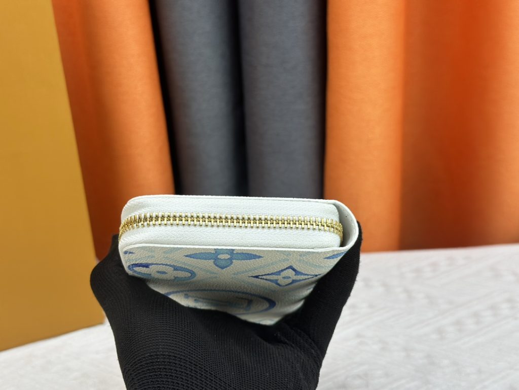 ルイ・ヴィトン モノグラムキャンバス 上品な長財布 レディースへのギフトに最適な定番モデル - 画像 5