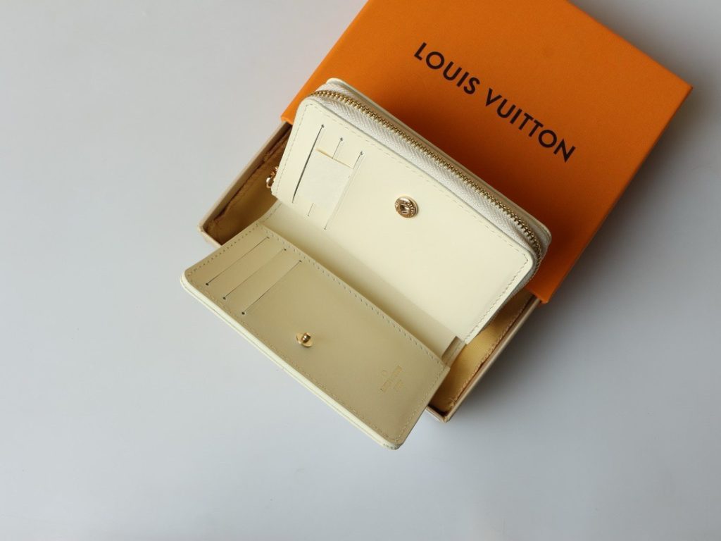 ルイ・ヴィトン モノグラムキャンバス 上品な長財布 ビジネスやギフトに最適な定番モデル - 画像 7