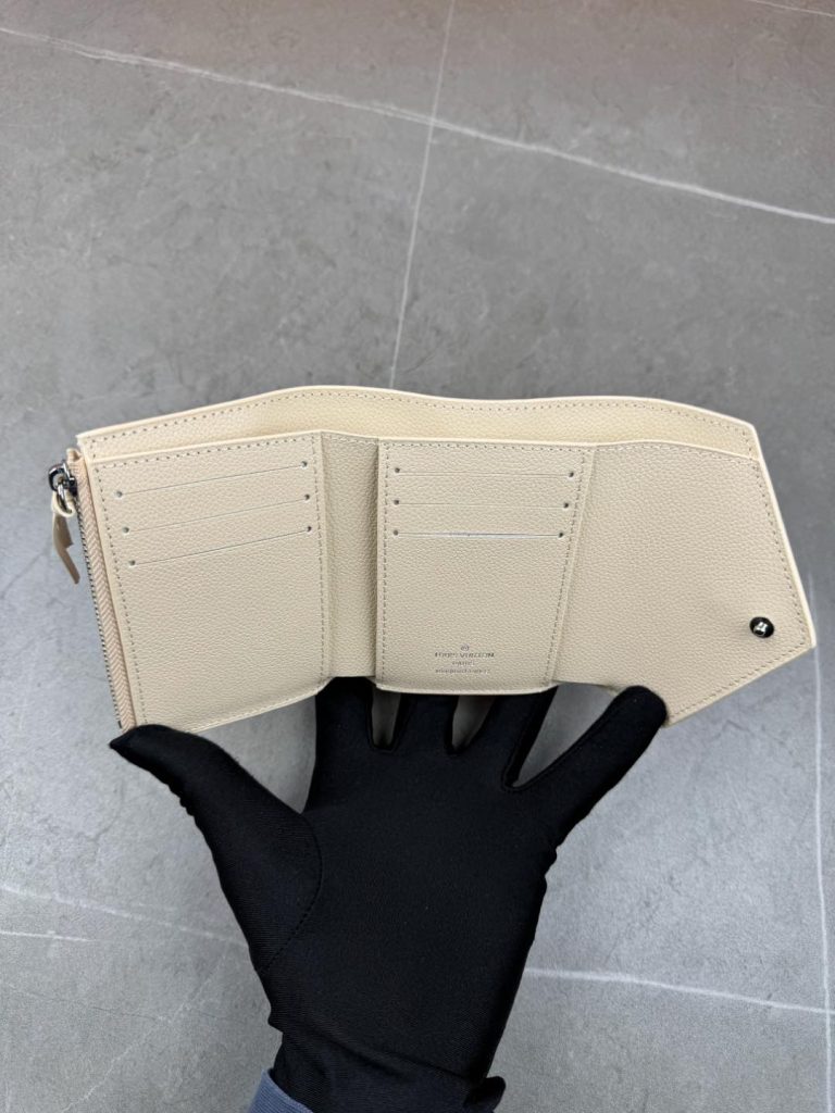 ルイ・ヴィトン モノグラムキャンバス 上品な長財布 レディースへのギフトに最適な定番モデル - 画像 4