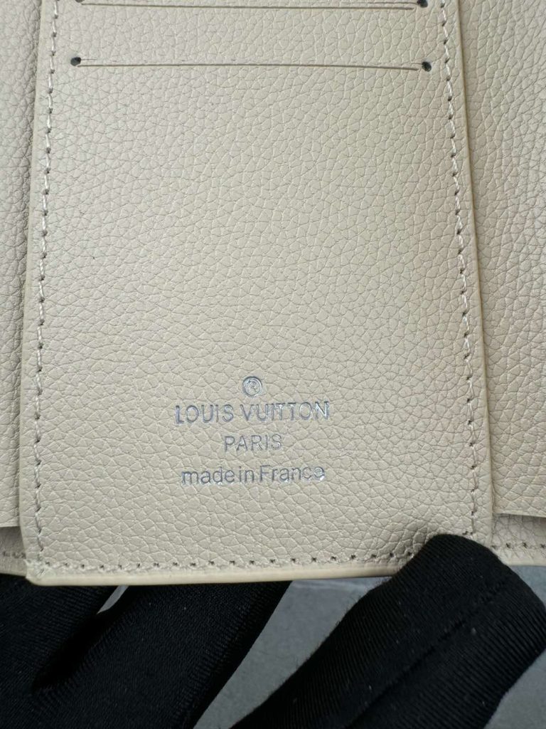 ルイ・ヴィトン モノグラムキャンバス 上品な長財布 レディースへのギフトに最適な定番モデル - 画像 6