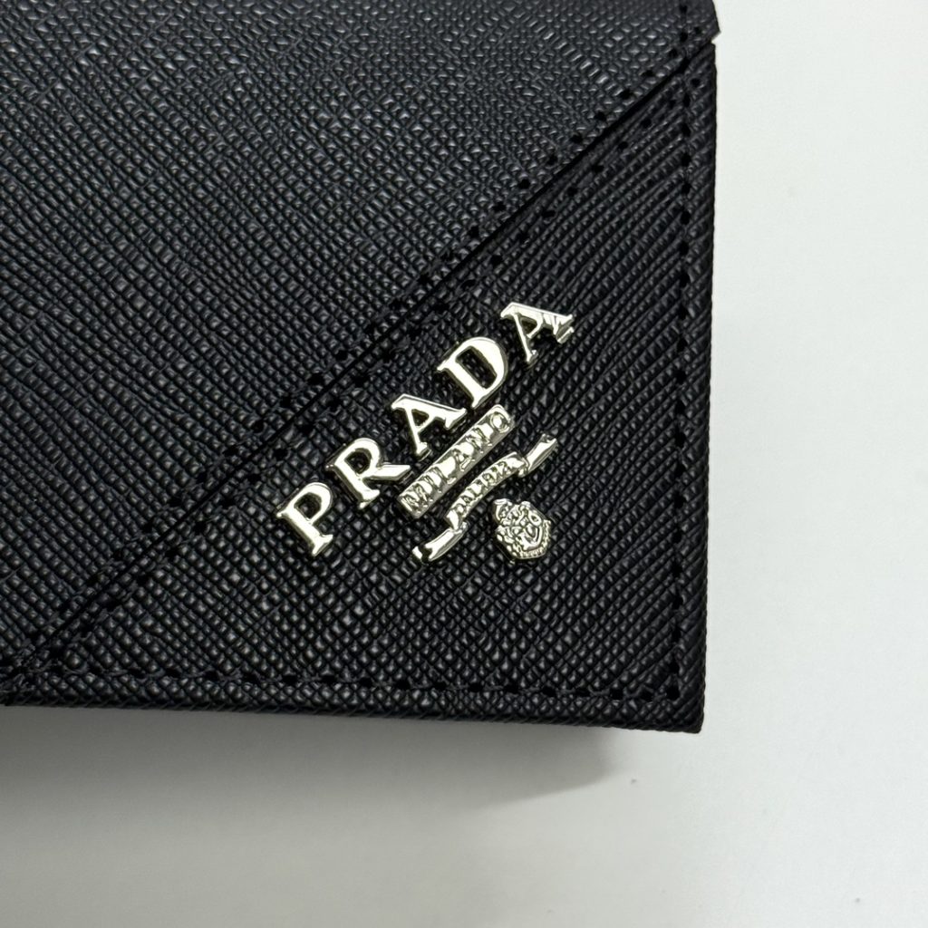 プラダ モノグラムキャンバス 上品な長財布 レディース向け ギフトにも最適 - 画像 7