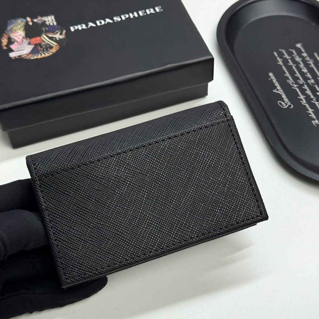 プラダ モノグラムキャンバス 上品な長財布 レディース ギフトにも最適な定番モデル - 画像 4