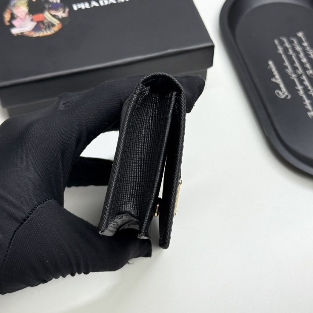 プラダ モノグラムキャンバス 上品な長財布 レディース ギフトにも最適な定番モデル - 画像 7