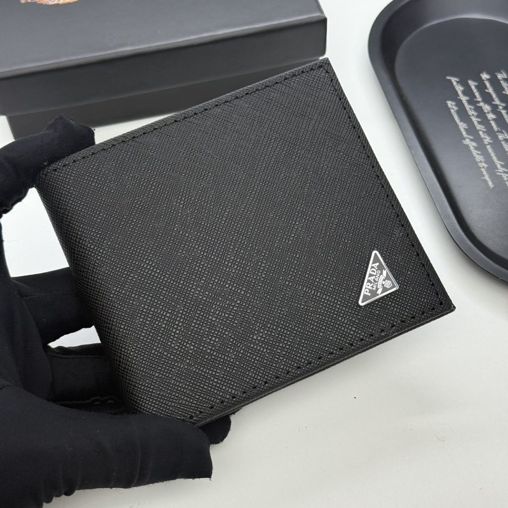 プラダ モノグラムキャンバス 上品な長財布 レディース ギフトにも最適な定番モデル - 画像 2