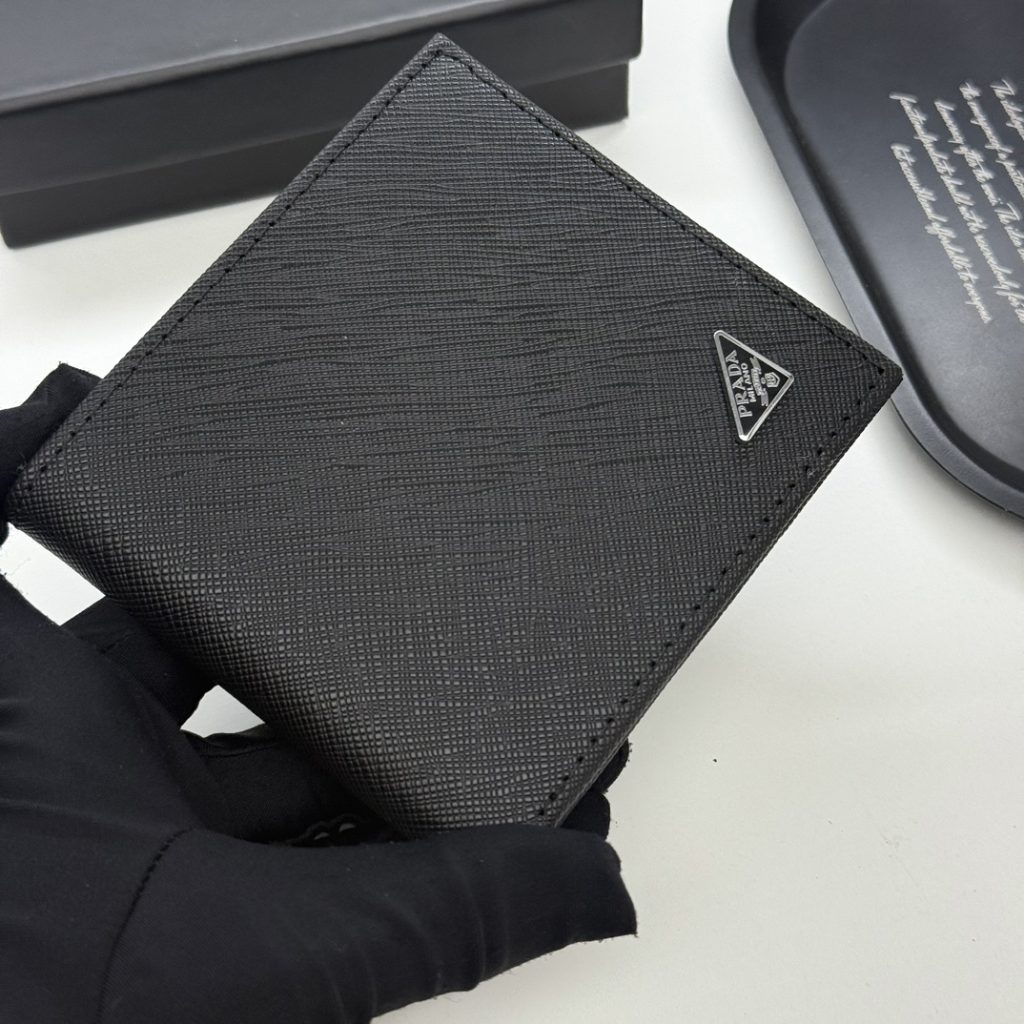 プラダ モノグラムキャンバス 上品な長財布 レディース ギフトにも最適な定番モデル - 画像 3