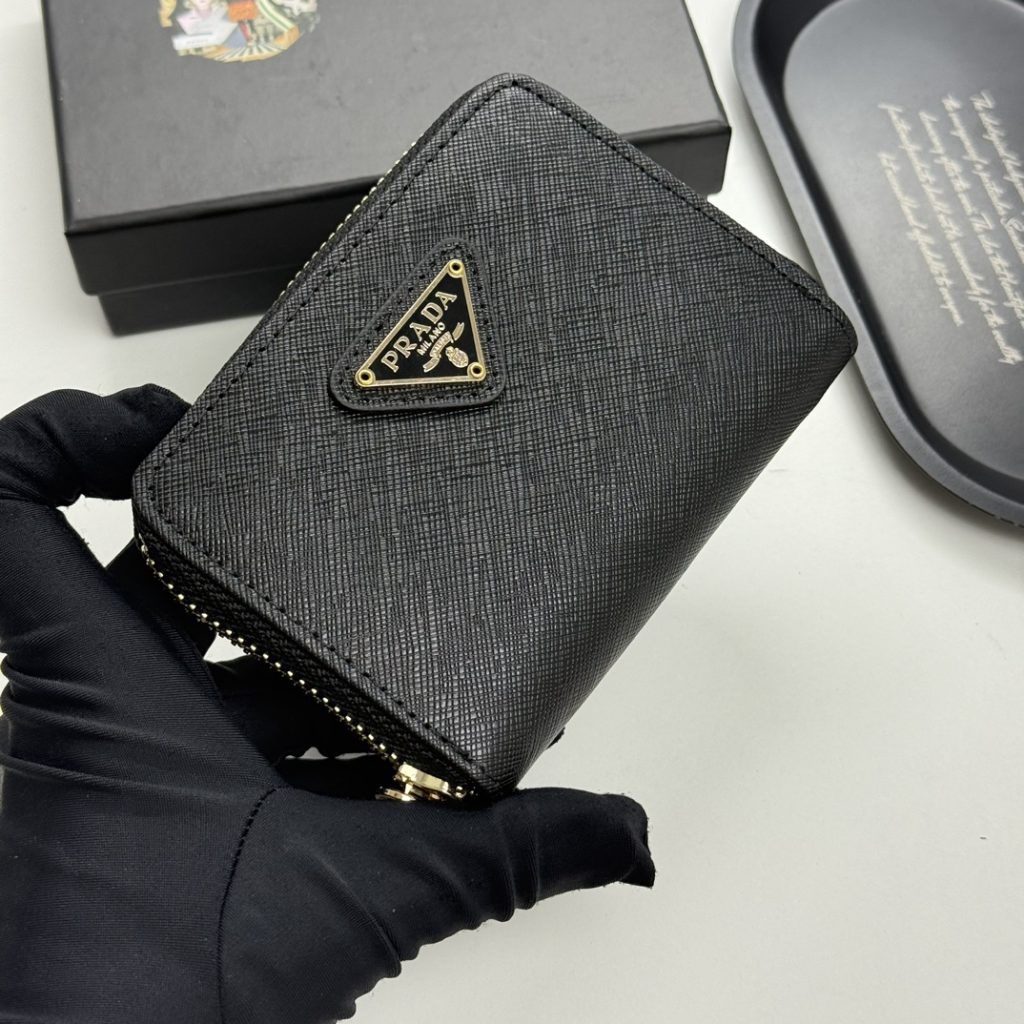 プラダ モノグラムキャンバス 上質な長財布 レディース向け ギフトにも最適な一品 - 画像 3