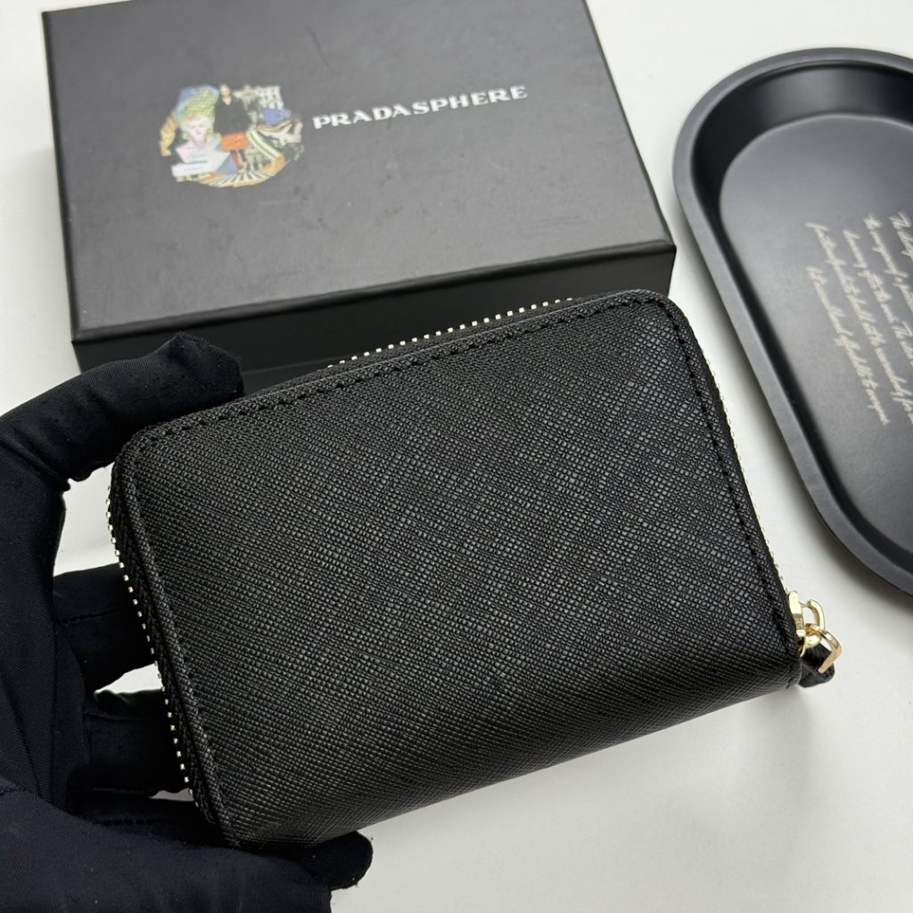 プラダ モノグラムキャンバス 上質な長財布 レディース向け ギフトにも最適な一品 - 画像 4