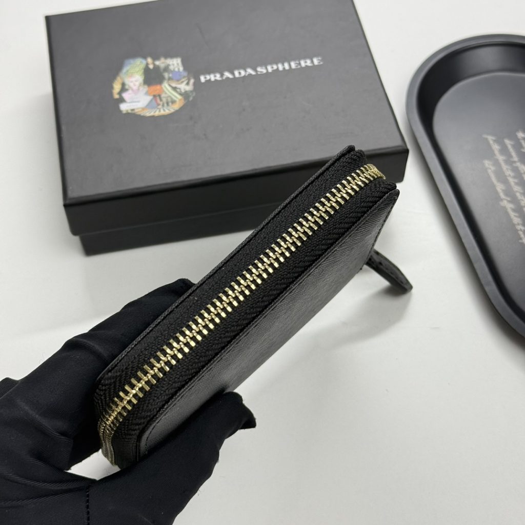 プラダ モノグラムキャンバス 上質な長財布 レディース向け ギフトにも最適な一品 - 画像 5