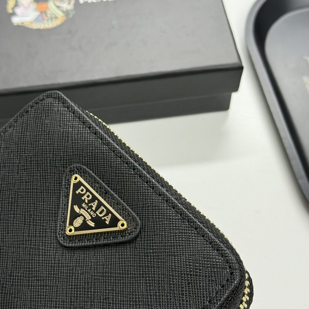 プラダ モノグラムキャンバス 上質な長財布 レディース向け ギフトにも最適な一品 - 画像 6