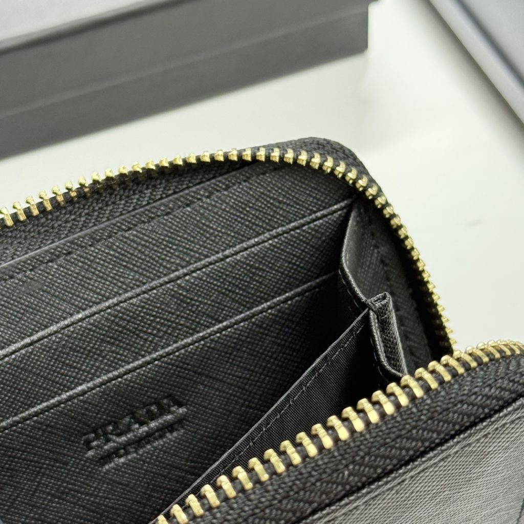 プラダ モノグラムキャンバス 上質な長財布 レディース向け ギフトにも最適な一品 - 画像 8